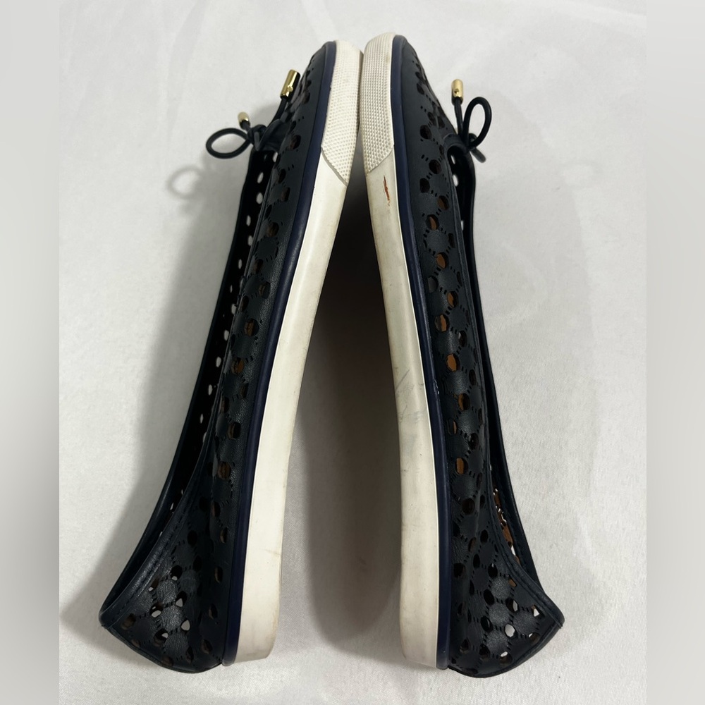 Tory Burch Skyler Perforated Sneaker Flats Size 8, Navy Blue Leather - Picture 6 of 10